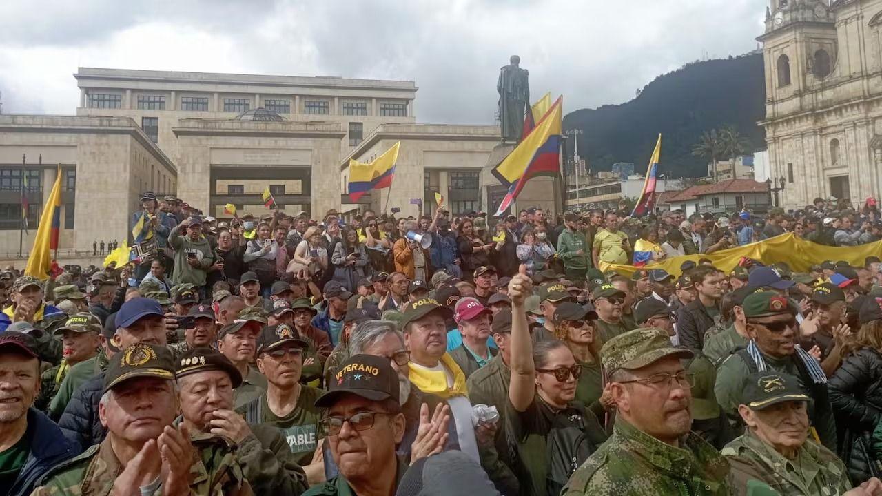 “¡No más Colombia de rodillas!” Pipe Córdoba llama a las reservas activas a recuperar la seguridad