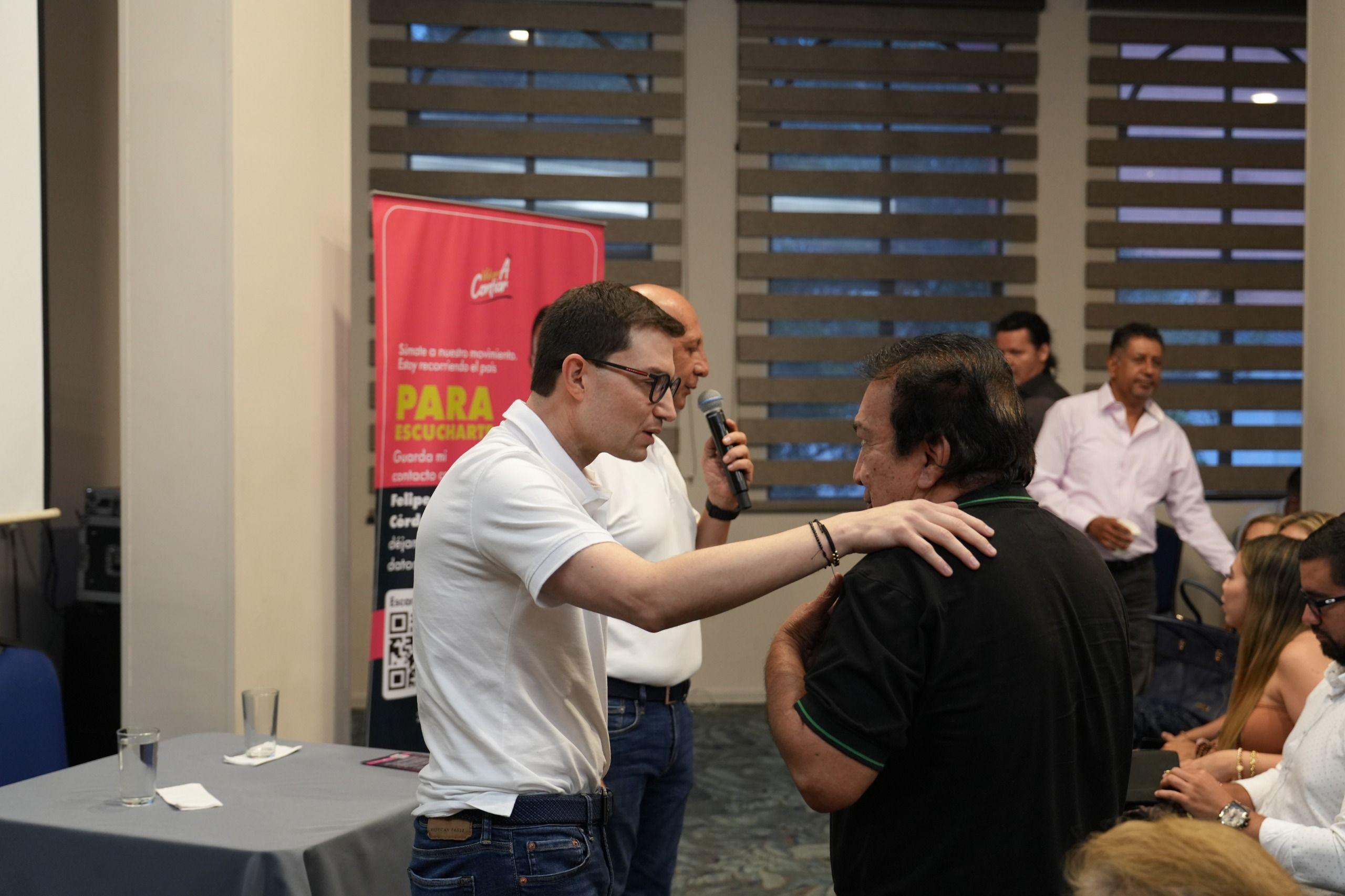 Felipe Córdoba presenta propuestas para el transporte